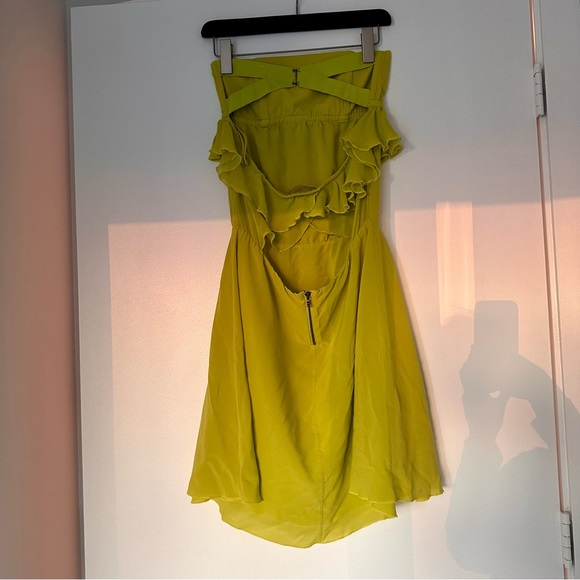 Alice + Olivia • Strapless Lime Dress - Picture 3 of 10